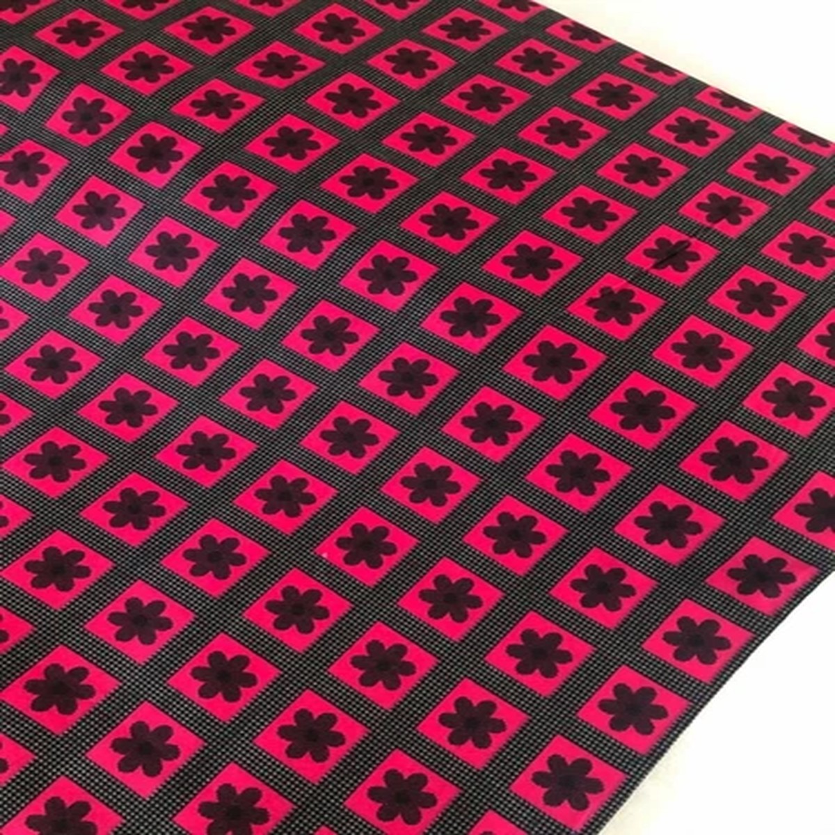 1 Meter Hot Pink/Black Floral Print 100% Cotton Fabric 45Wide Dress craft